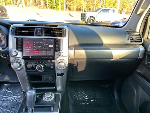Used 2022 Toyota 4Runner SR5 Premium image 20
