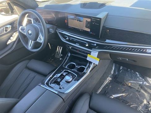 New 2025 BMW X7 M60i image 12