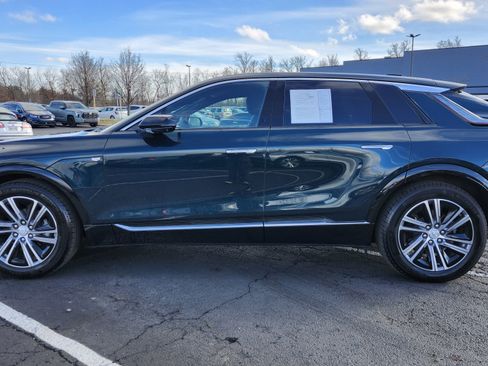 Used 2024 Cadillac Lyriq Luxury image 16