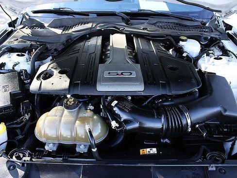 Used 2018 Ford Mustang GT Premium RWD image 21