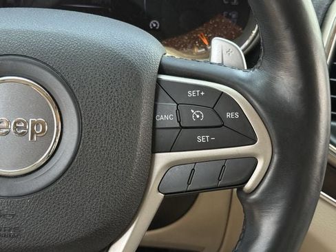 Used 2017 Jeep Grand Cherokee Limited AWD/4WD image 15