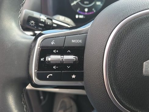 Used 2024 Kia Carnival SX image 38