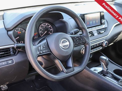 Used 2024 Nissan Altima 2.5 S FWD image 14