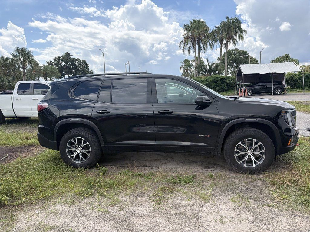 Used 2025 GMC Acadia AT4 AWD/4WD image 4