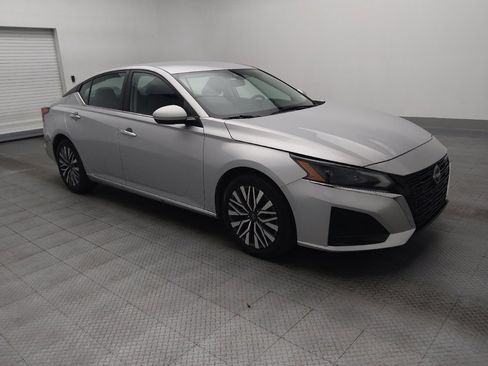 Used 2023 Nissan Altima 2.5 SV image 11