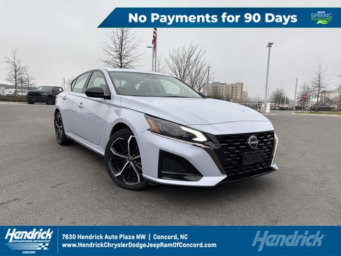 Used 2023 Nissan Altima 2.5 SR w/ SR Premium Package image 1