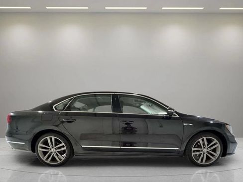 Used 2017 Volkswagen Passat 1.8T R-Line FWD image 2