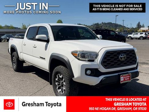 Used 2020 Toyota Tacoma TRD Off-Road AWD/4WD image 1