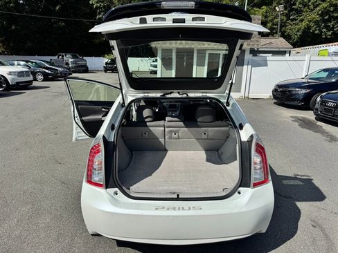 Used 2014 Toyota Prius Four image 33