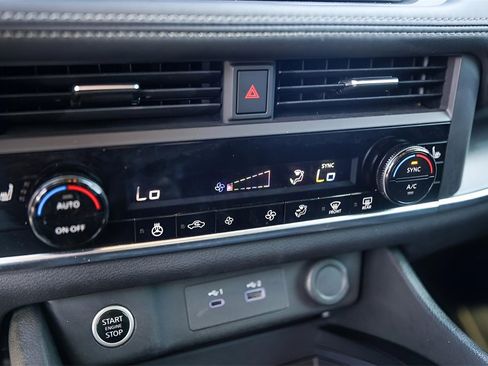 Used 2023 Nissan Rogue SV w/ SV Premium B Package image 21