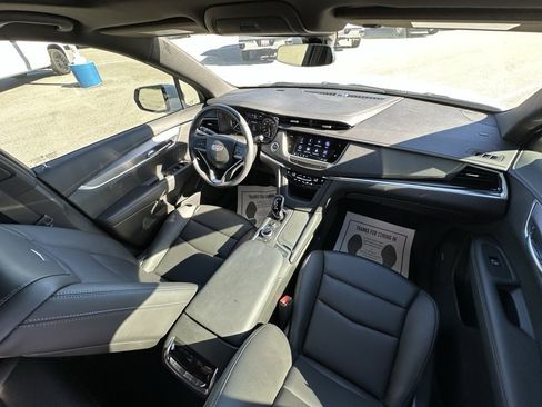 Certified 2025 Cadillac XT6 Luxury image 9