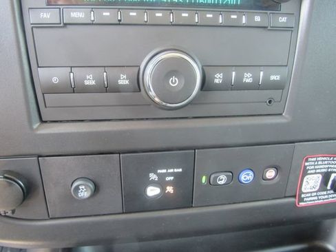 Used 2025 Chevrolet Express 2500 w/ Driver Convenience Package RWD image 15