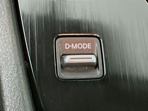 Used 2025 Nissan Rogue SV image 25