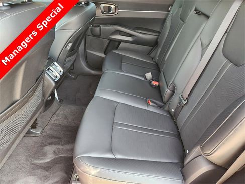 New 2025 Kia Sorento S image 19