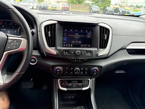 Used 2022 GMC Terrain SLE w/ Driver Convenience Package FWD image 17