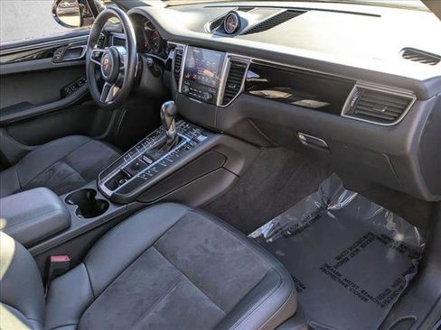 Used 2018 Porsche Macan Sport Edition image 21