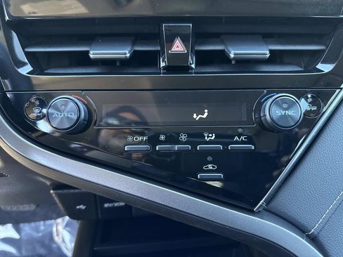 Used 2024 Toyota Camry SE image 30