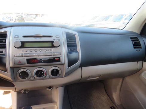 Used 2006 Toyota Tacoma PreRunner image 13