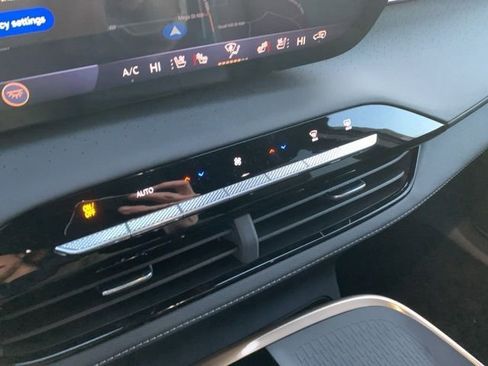 New 2026 Buick Enclave Avenir w/ Super Cruise Package FWD image 23