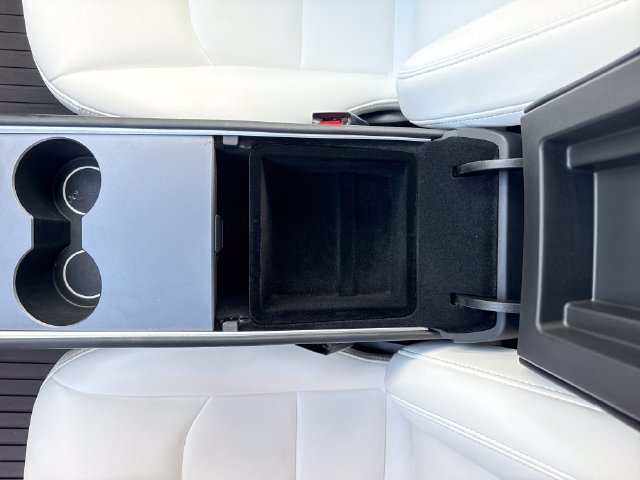 Used 2025 Tesla Model Y Long Range RWD image 26