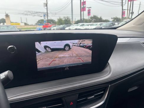 Used 2025 Buick Encore GX Preferred AWD/4WD image 18