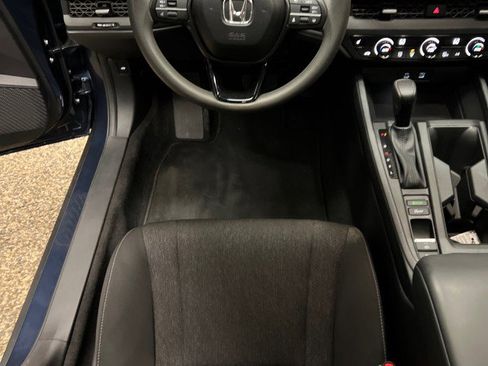 Used 2024 Honda Accord EX image 19