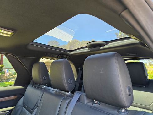 Used 2018 Land Rover Discovery HSE AWD/4WD image 28