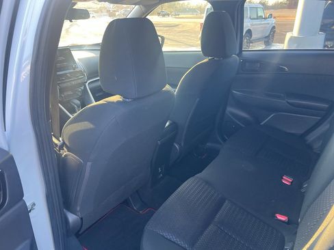 Used 2023 Mitsubishi Eclipse Cross LE image 18