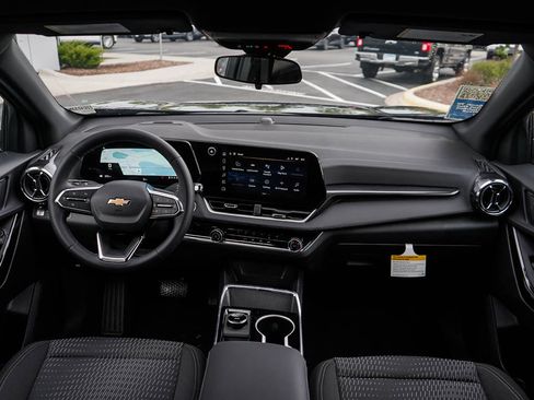 New 2026 Chevrolet Equinox LT FWD image 12