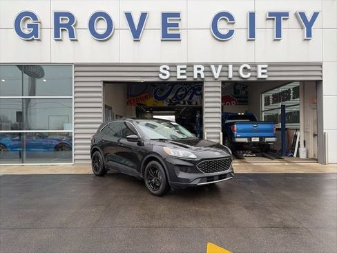 Used 2021 Ford Escape SE w/ Cold Weather Package FWD image 1