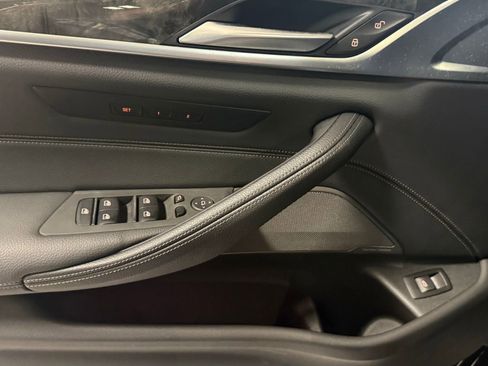 Used 2022 BMW 530i xDrive w/ M Sport Package image 39