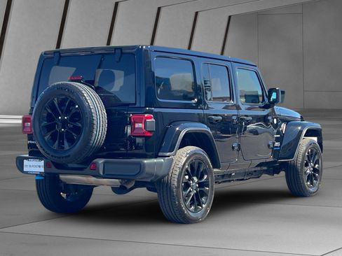 Used 2024 Jeep Wrangler Unlimited Sahara AWD/4WD image 4