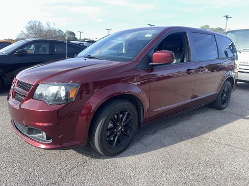 Used 2020 Dodge Grand Caravan GT image 2