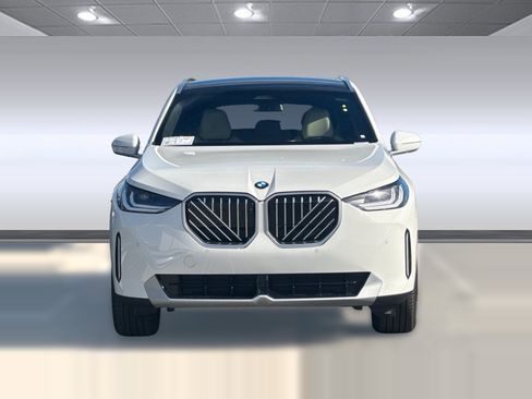 Used 2026 BMW X3 xDrive30i w/ Premium Package AWD/4WD image 5