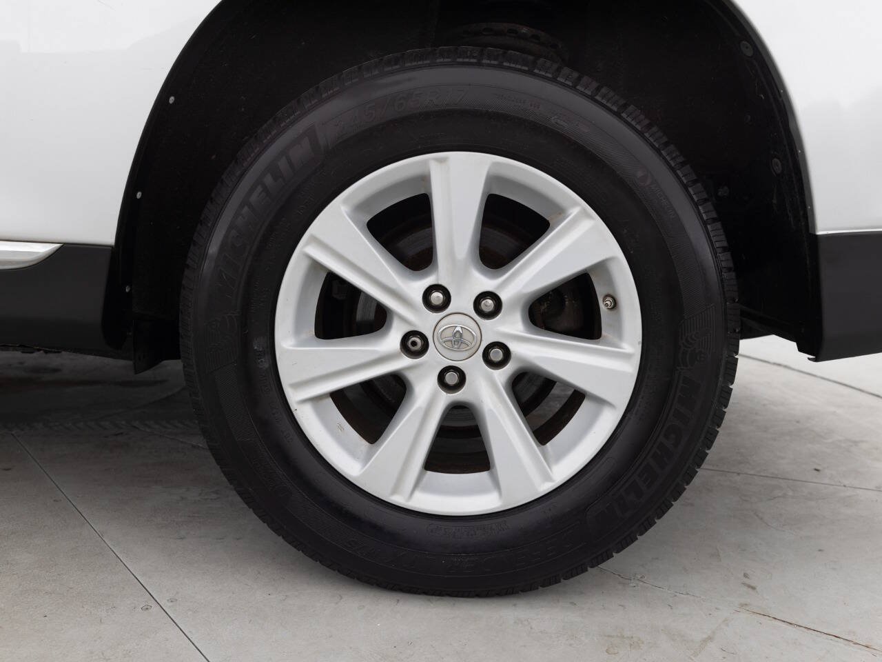 Used 2013 Toyota Highlander FWD w/ Cold Weather Pkg image 20