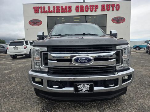 Used 2019 Ford F250 XLT w/ XLT Premium Package AWD/4WD image 2
