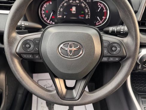Used 2025 Toyota RAV4 XLE AWD/4WD image 24