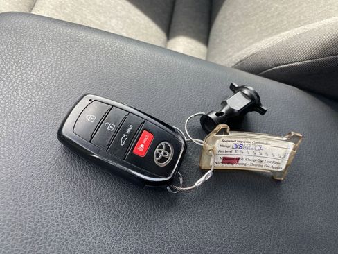 Used 2025 Toyota Camry LE FWD image 21