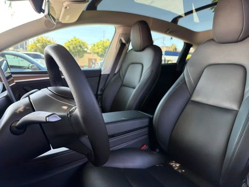 Used 2025 Tesla Model Y Performance AWD/4WD image 5