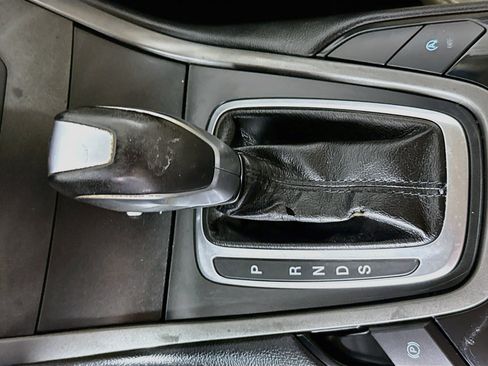 Used 2017 Ford Edge SE FWD image 19