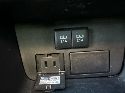 Used 2018 Toyota Highlander Limited Platinum image 16