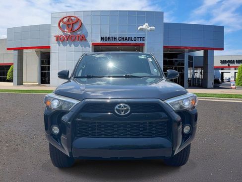 Used 2019 Toyota 4Runner SR5 Premium AWD/4WD image 2