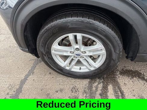 Used 2022 Ford Explorer XLT image 48