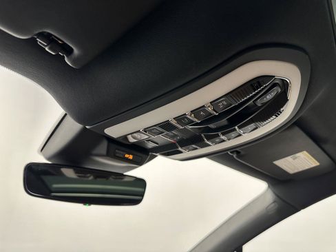 Certified 2026 Porsche Macan AWD/4WD image 32