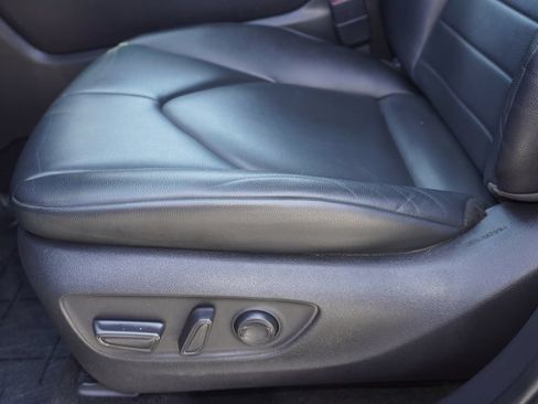 Used 2023 Toyota Highlander XLE FWD image 17