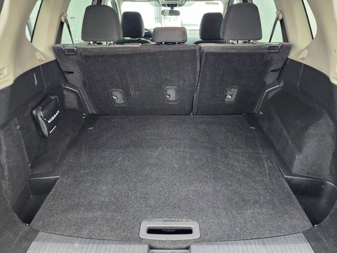 Used 2023 Nissan Rogue SV image 27