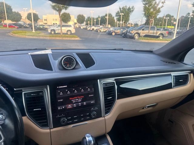 Used 2018 Porsche Macan AWD/4WD image 13