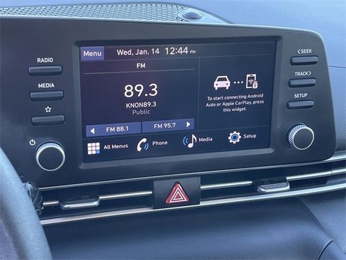 Used 2024 Hyundai Elantra SE image 16