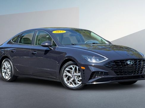 Used 2023 Hyundai Sonata SEL image 2