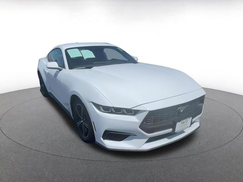 Used 2024 Ford Mustang Premium image 3